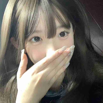 江妍希.